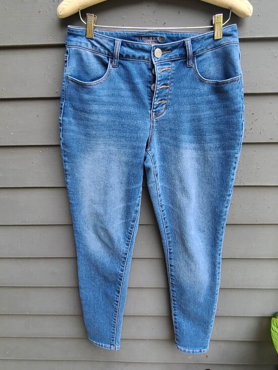 Maurces Denim - Maurices High Rise Medium Reg 4 Button Fly Jeans